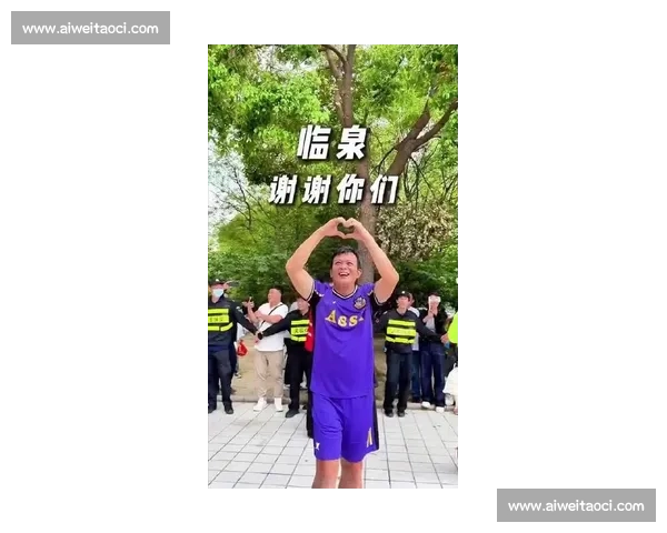 梭鱼湾响起 “靖哥哥”！大连名宿 32 香港明星队，黄日华致谢